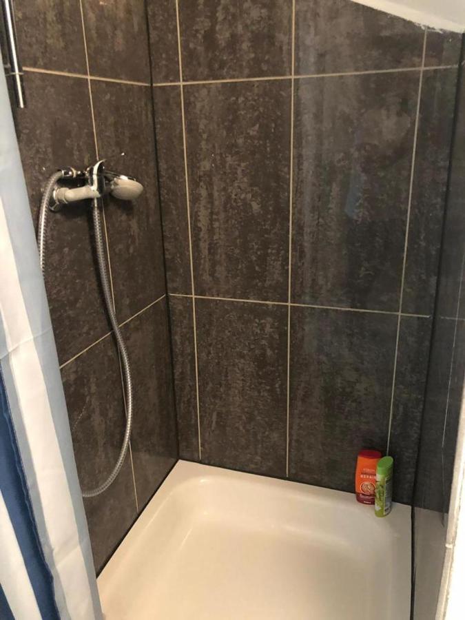 Bescheidene Untergeschoss Wohnung In Guter Lage. Κολωνία Εξωτερικό φωτογραφία